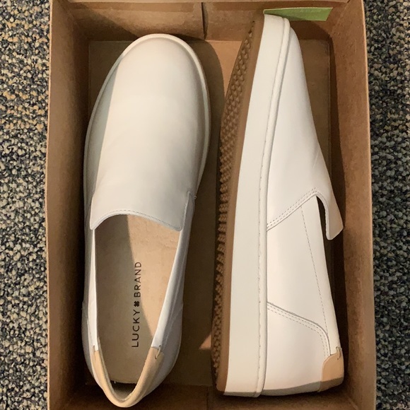 Women’s Lucky Brand shoes - Picture 2 of 3